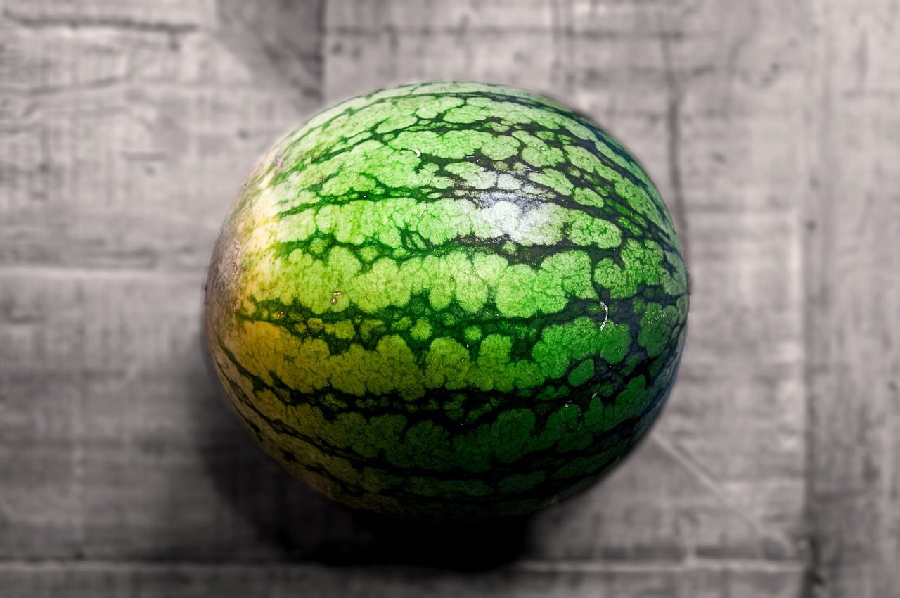 Nicht nur Bananenschale, sondern auch die Schale der Wassermelone enthalten viele Ballaststoffe.  Bild von athree23 auf Pixabay