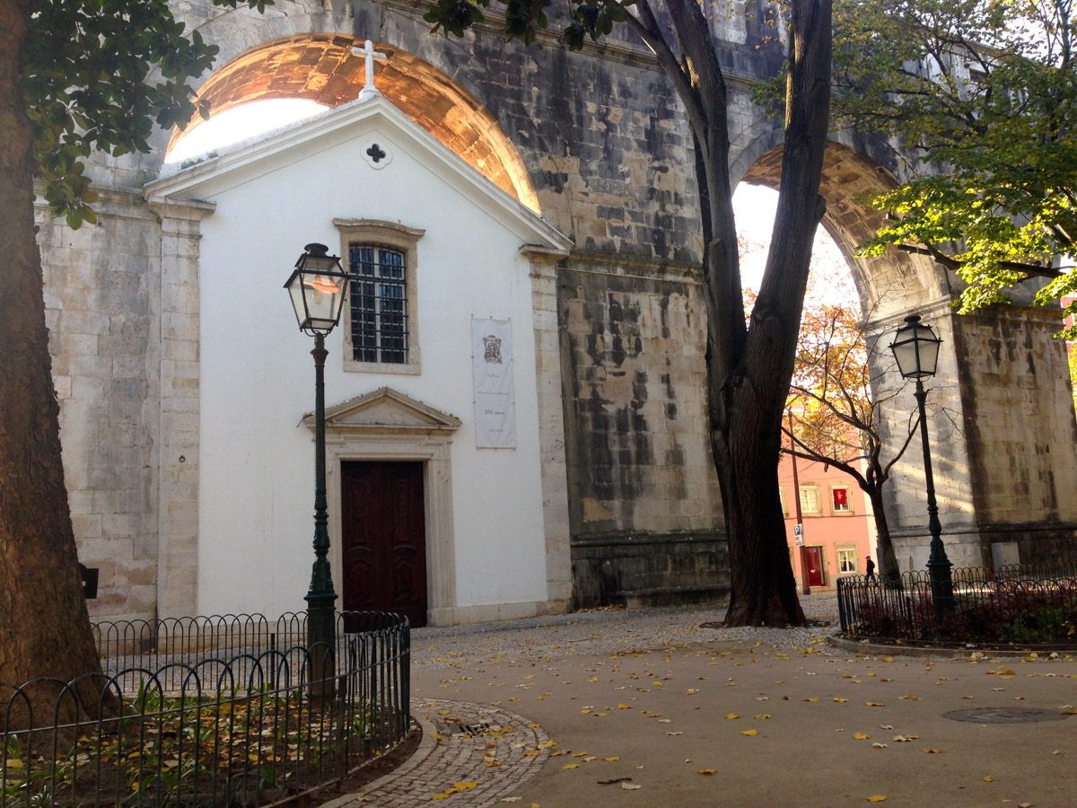 Die Kapelle 'Nossa Senhora de Monserrate' im Jardim das Amoreiras im Largo do Rato in Lissabon.