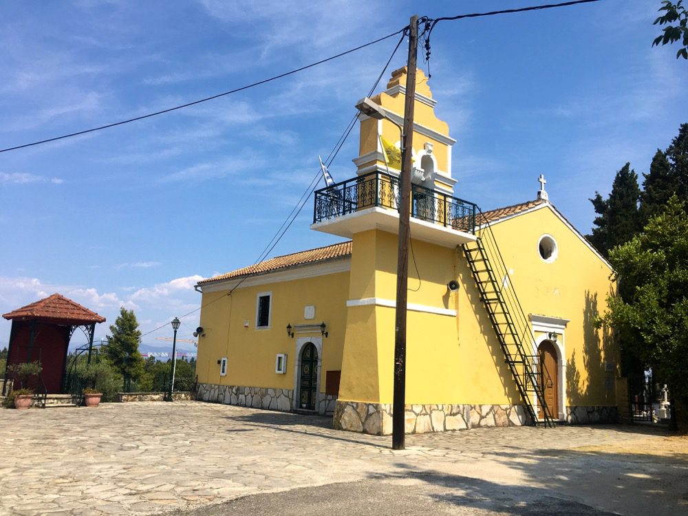 Auf meinem Weg von Ipsos nach Dassiá: Die griechisch-orthodoxe Kirche 'Zoodochos Pigi' in Ipsos (Korfu, Ionische Inseln, Griechenland, 09.09.2022).