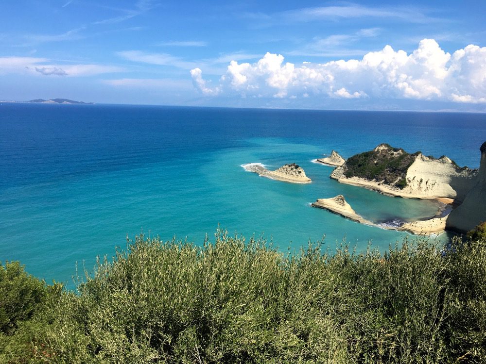 Kap Drastis in der Nähe des Badeortes Sidari an der Nordküste der griechischen Insel Korfu (Korfu, Ionische Inseln, Griechenland, 23.08.2022).