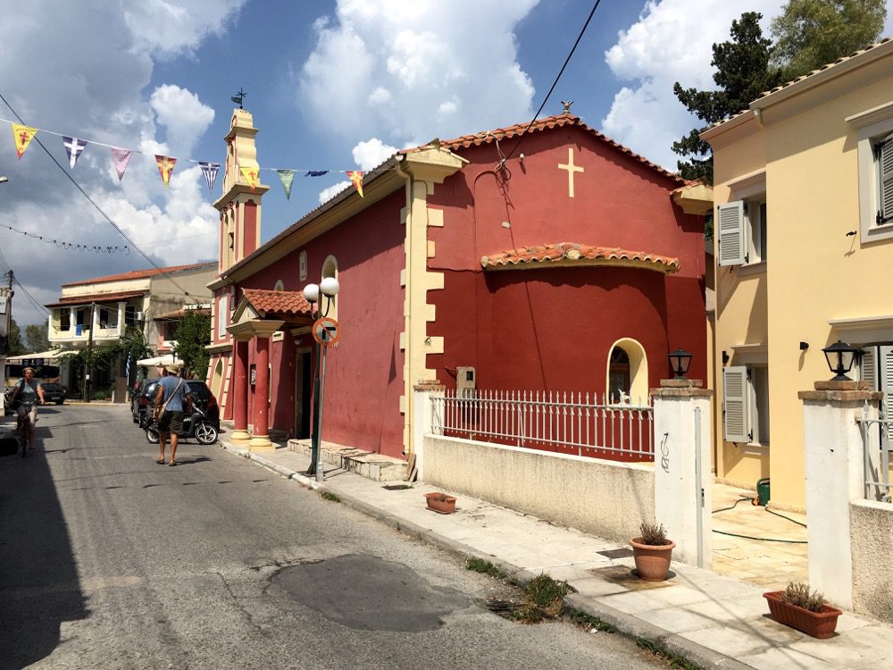 Zu Besuch in Kontokalí, der Nachbarort von Gouvia, an der Ostküste von Korfu (Korfu, Ionische Inseln, Griechenland, 27.08.2022).